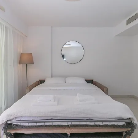 In Les Residences Du Palais * Nice
